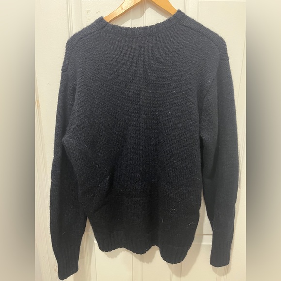 Brandy Melville
Navy Wool Sweater
28” long
23” PTP
90% wool
10% acrylic - Picture 3 of 4